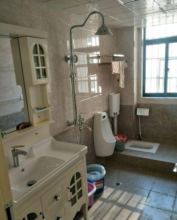 「」新房装修36万包给发小，不仅电视墙是大理石的，全屋贴瓷砖太值了