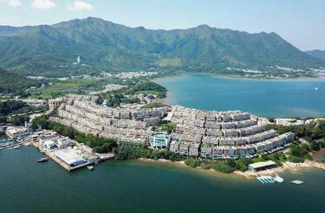 |晒晒杨怡在香港的豪宅,每个窗户都能看海景,装修却连吊顶也不做