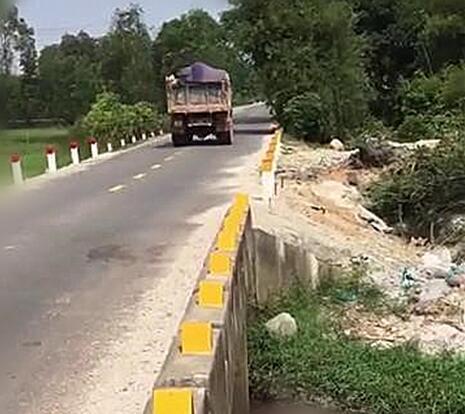 睹图|16岁女孩参加完毕业典礼后失踪,隔天尸体在附近沟渠里被发现