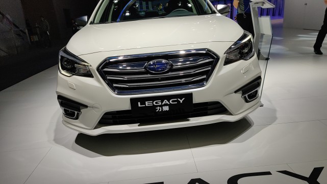 斯巴鲁力狮|仅18.48万,纯进口,标配2.5L+全时四驱,懂它的不看雅阁