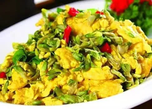 [槐花]鸡蛋和“此物”一起炒，肝干净了，咳嗽好了，滋阴润燥，血管不堵塞！