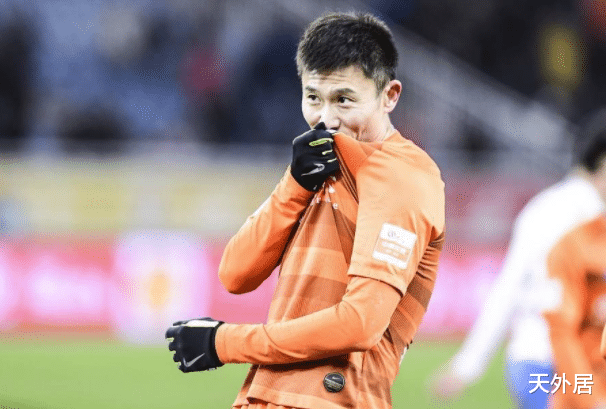 「山东鲁能」上午10点，昔日国足10号退役！再见，曾为梦想留洋的鲁能天才