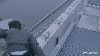 「成龙」成龙谈阿汤哥搏命拍电影：徒手爬大楼是骗人的，你真的相信他在爬吗？