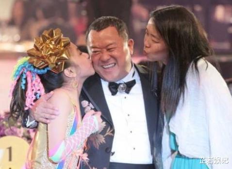 艳星|2018年，女星自曝被小20岁男子“侵犯”长达4小时，网友：她活该！