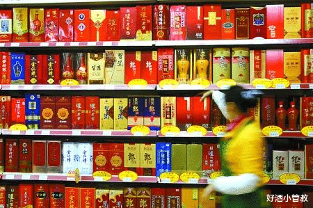 好酒小管教 超市“10多元”的白酒能喝吗？酒厂酿酒师说出实情，肺腑之言
