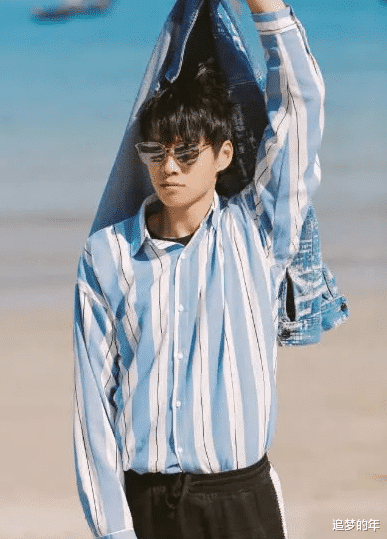 @魏大勋艺考时足足有220斤,每天只坚持一件事,减掉一个“何老师”!