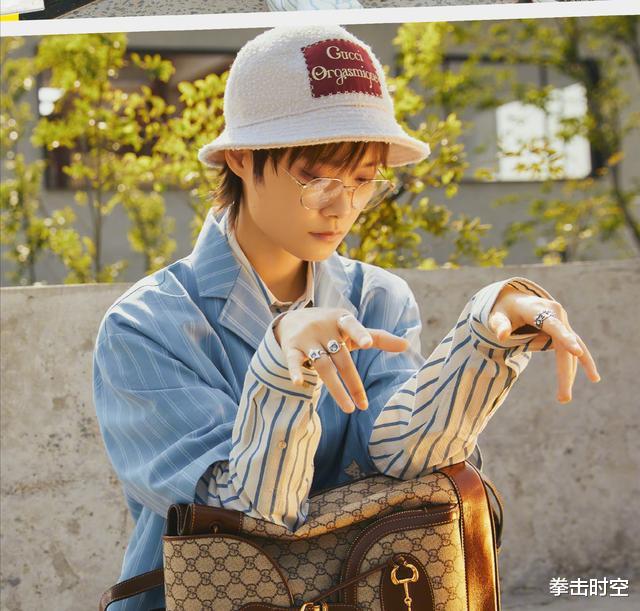 李宇春|现代李小龙炮轰巩俐杨紫琼：你们都嫁给老外，脑子是不是坏了