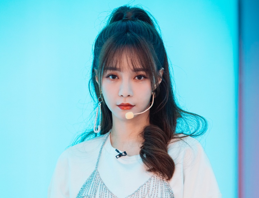 「姐姐」王霏霏早起背歌词，沈梦辰梦中惊醒压力大，被姐姐的上进心刺激了