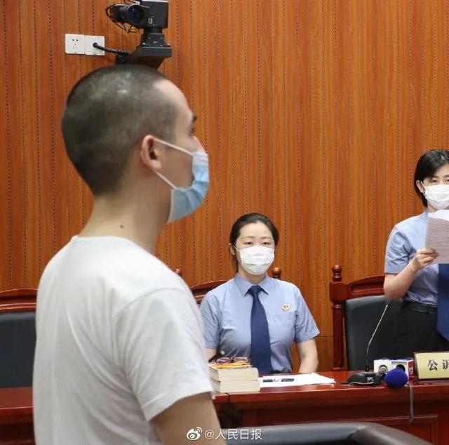 美国|脱口秀演员卡姆容留他人吸毒案宣判：获刑8个月，罚两千元