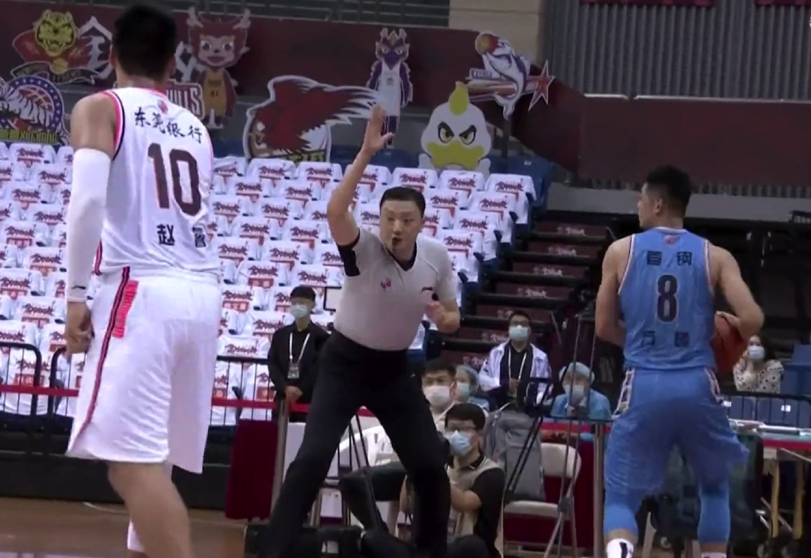 广东男篮|“京粤大战”神奇巧合,同样是落后2分剩4.1秒,姚明选对人了!