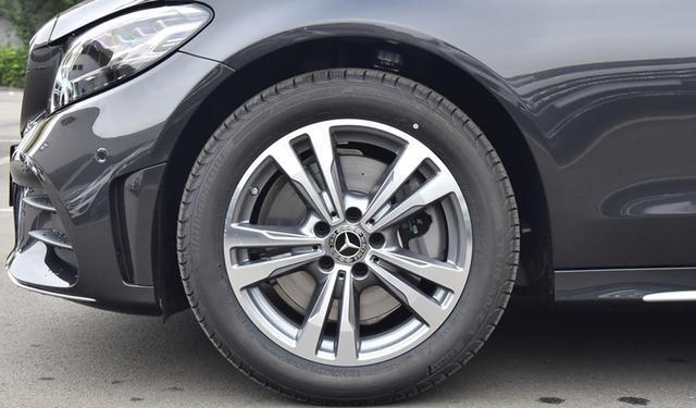 [奔驰C级]奔驰连“尊严”都不要了！从30万降到23.4万，30天卖了14487辆