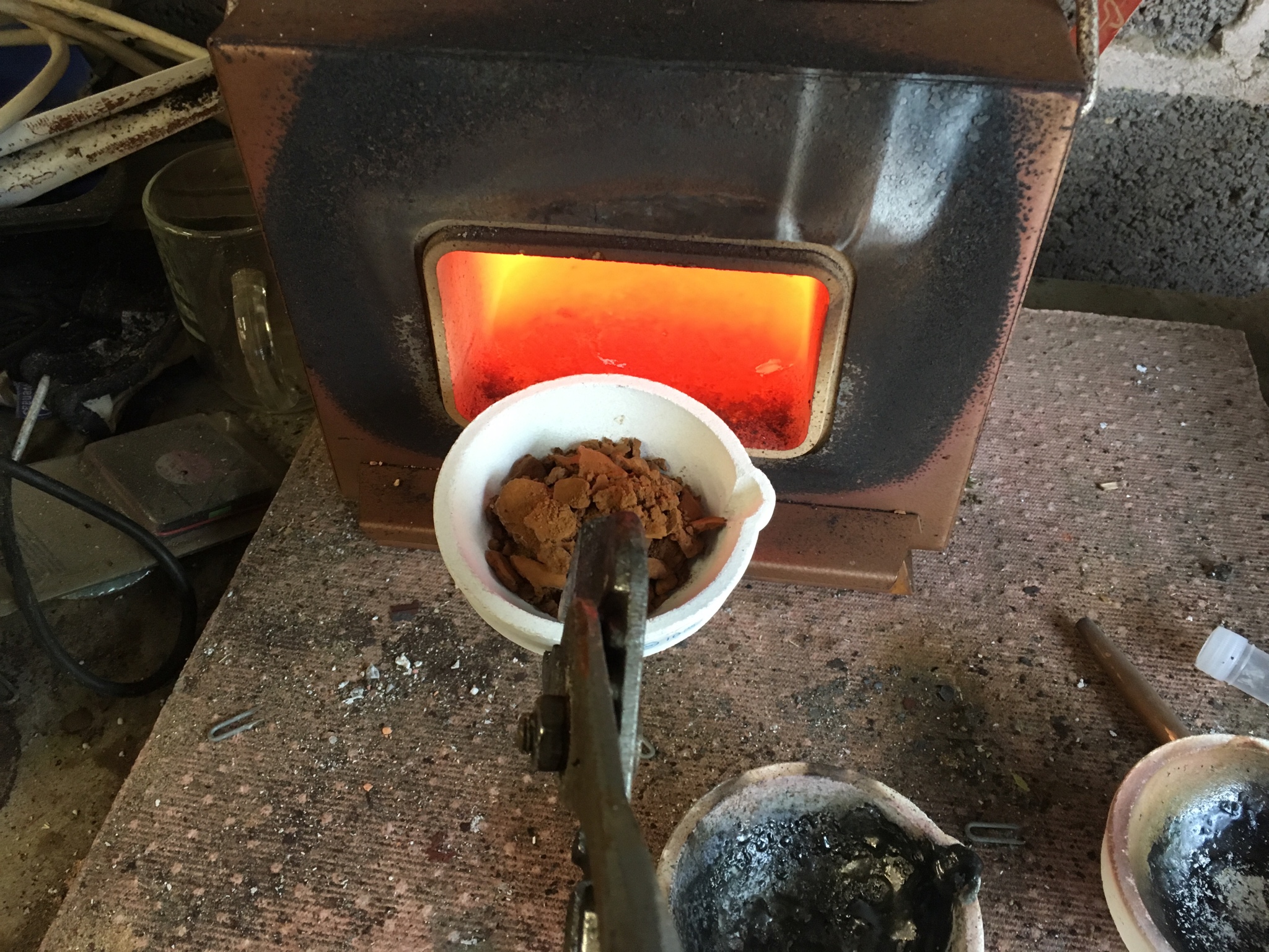 「CPU」见证239克黄金的诞生，变废为宝的CPU炼金术，猜猜消耗了多少颗CPU