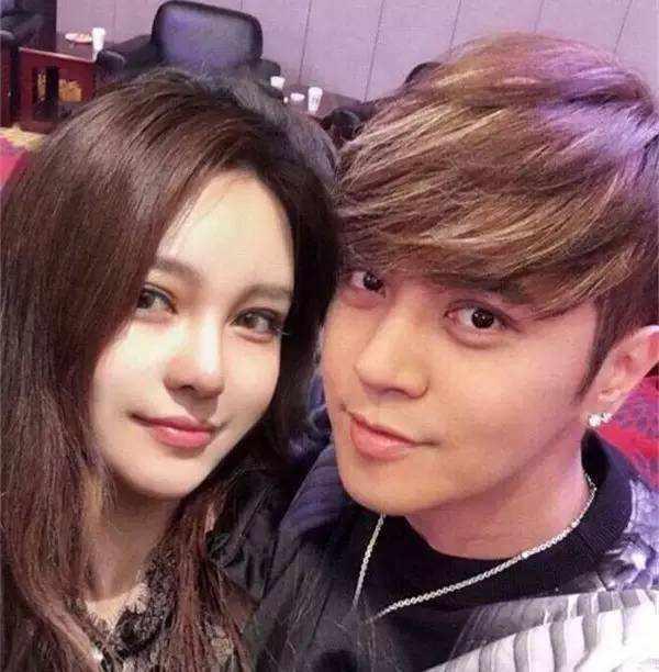 [罗志祥]罗志祥否认妈妈下跪求周扬青，罗妈妈也没患病，语气诚恳母子情深