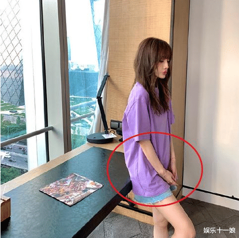 李小璐|刚曝和贾乃亮复合，李小璐就被拍“孕肚”？看清照片：不敢信！