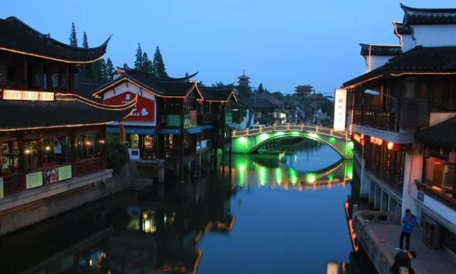 成都|两个同名字古镇,一个在上海人山人海,一个在成都无人问津