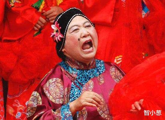 |毫无消息的坚果R2终于曝光，不过这样强行加logo真的好吗