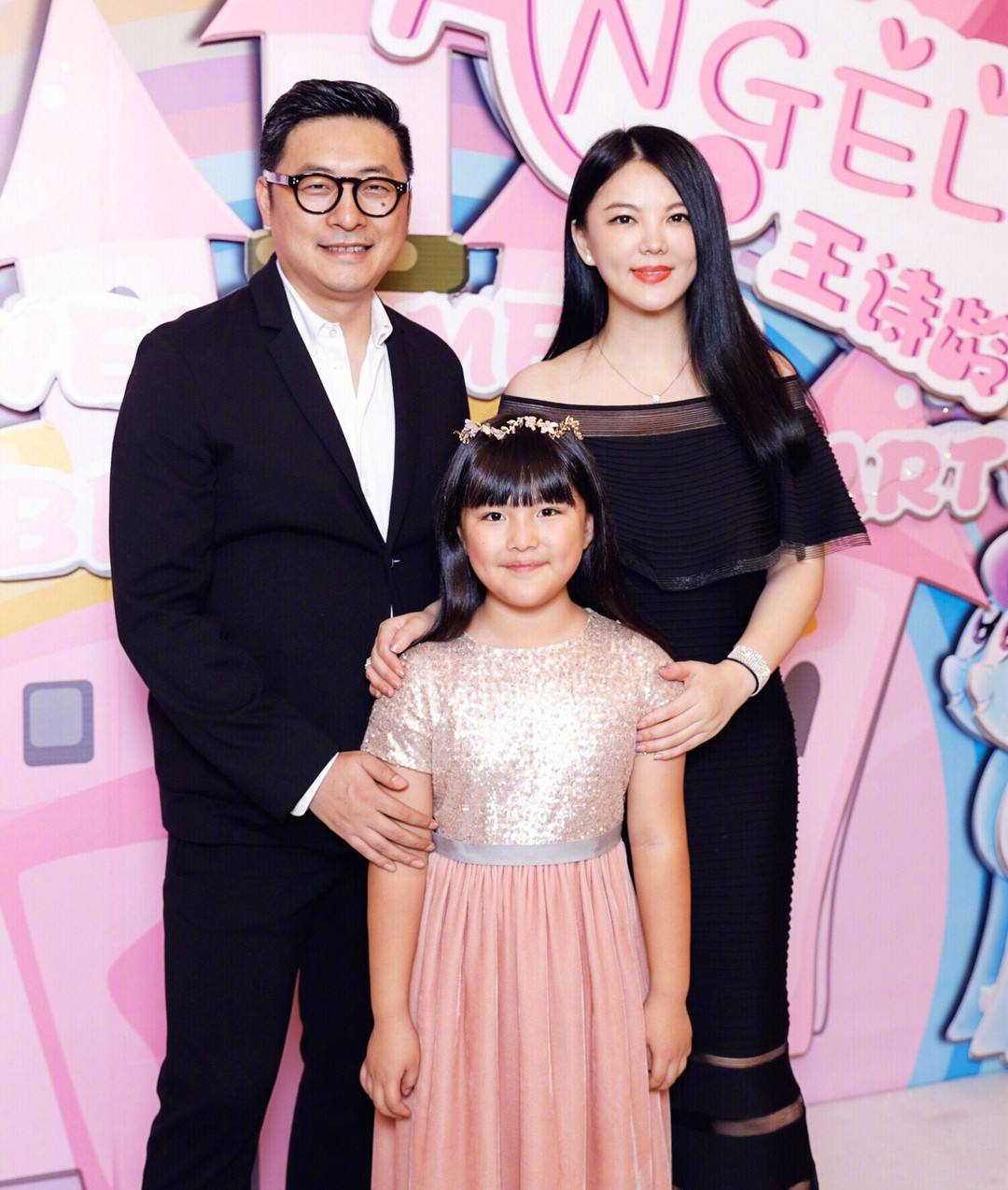 「赵薇」赵薇10岁女儿和李湘11岁女儿，差距一目了然，输的好惨！