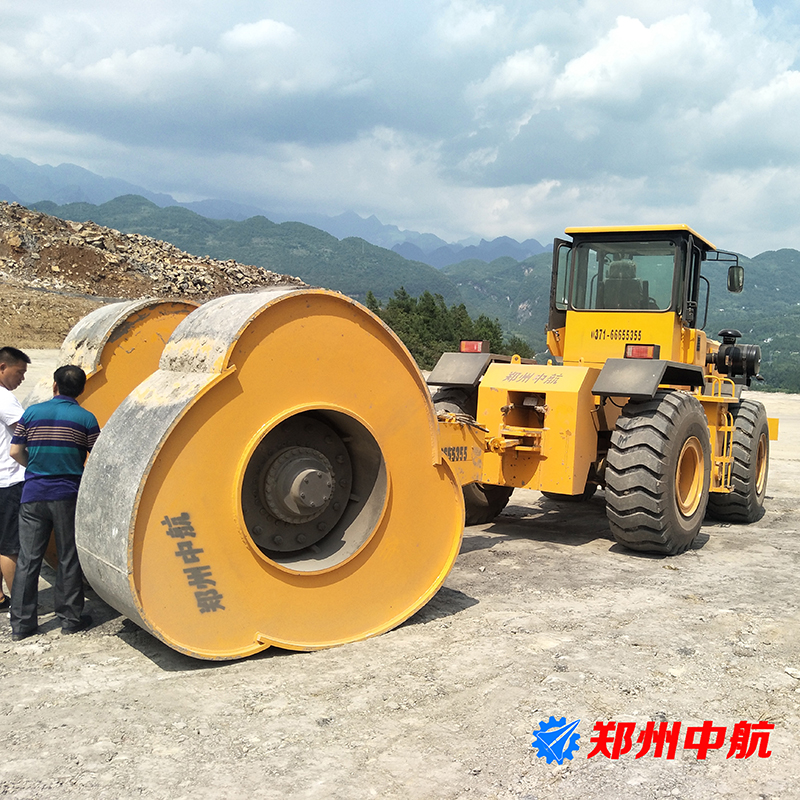 冲击压路机ONE yct25冲击碾压机是冲击碾压机械?三边形冲击压路机价钱是多少钱