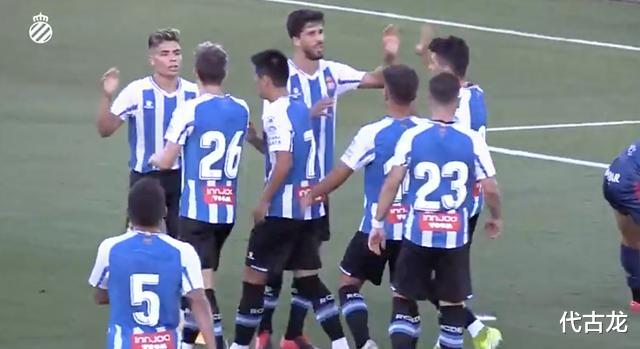 武磊|新赛季首秀，西班牙人1-1西甲升班马，武磊参与进球丢单刀