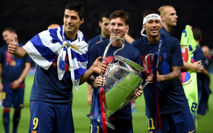 「梅西」反驳贝利！巴萨10年巅峰全靠他支撑，第三代球王当之无愧