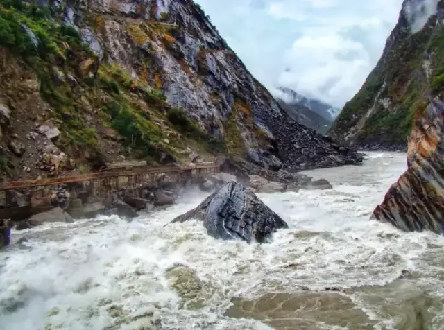 虎跳峡|11月1日起，虎跳峡景区关闭！?