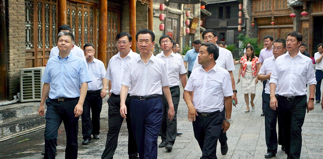 王健林|8000亿负债仍不亡，昔日首富“王者归来”，积极转型，不久后将重现辉煌