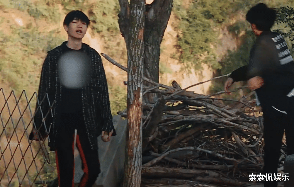 变形计|《变形计》史上最壕主角：衣服全程打马赛克，贫穷限制我们想象