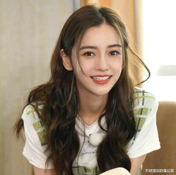 巩汉林：跑男发布会没空调，嘉宾暴汗脱妆，看清杨颖怼脸生图，这谁敢信？