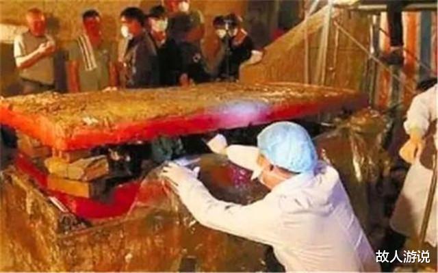 东晋■南京发现父女合葬墓,挖出900颗千年仙丹,专家化验后:人神共愤