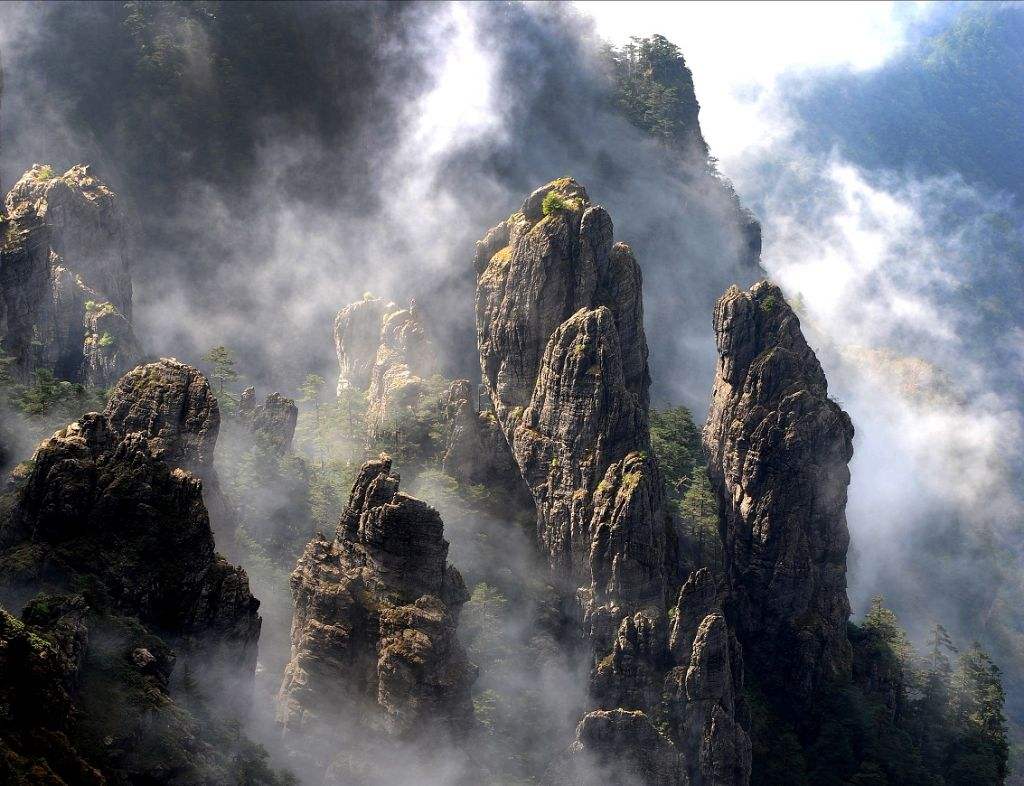 神农架▲中国最“无辜”景区,明明是5A级却无人踏足,只因名字太神秘