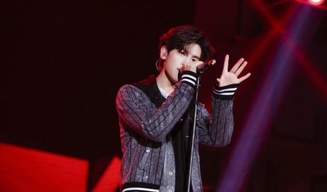 谢娜|谢娜四个字暗示退出《快本》，多种迹象表明，只是为了逃避法律