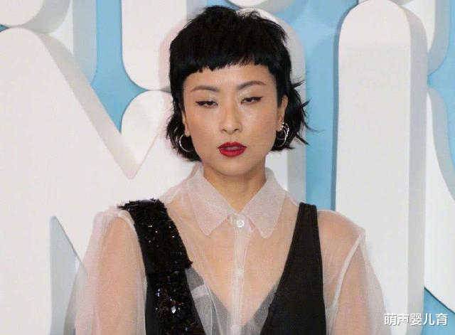 韦小宝|《鹿鼎记》播出22年后，韦小宝第6个老婆坐牢，一人去世9年
