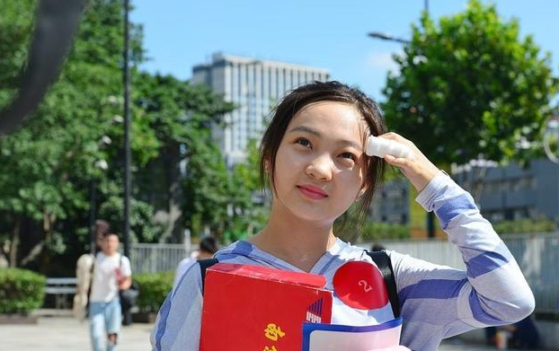 女孩|12年前惊艳全国的“奥运女孩”，一唱成名以后，如今21岁现状如何