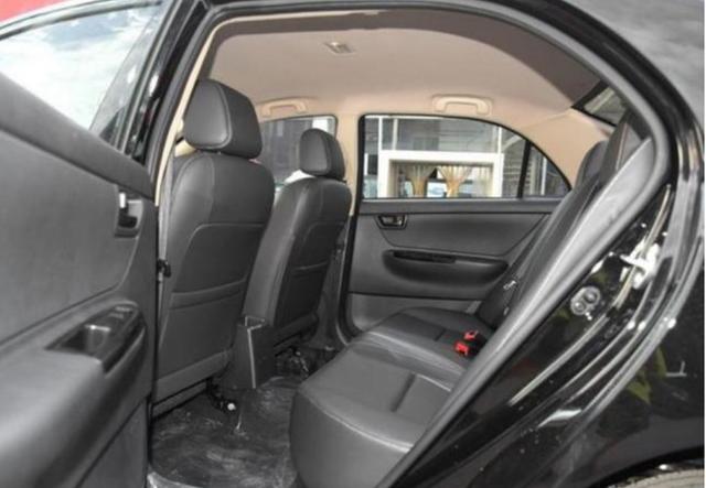 比亚迪F3|比亚迪“库存堆积”，销售：3.5W都没人买，真不能降了！