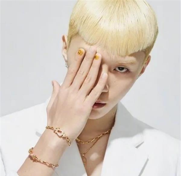 美甲|NPC成员做美甲，范丞丞可爱，小鬼个性，看到蔡徐坤：想做同款