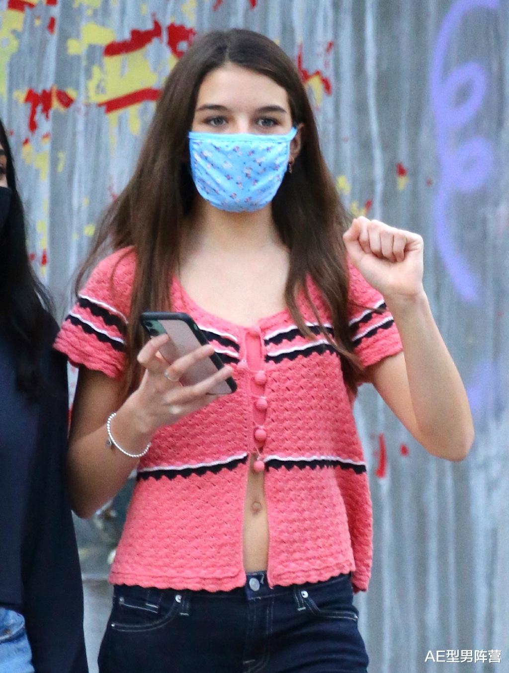 汤姆·克鲁斯|14岁“三公主”苏瑞·克鲁斯现身街头！阿汤哥千金，气质超凡脱俗