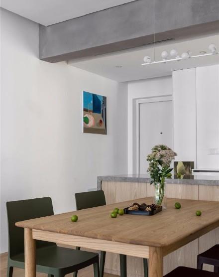 []100平现代简约原木新房，给家一点留白，更加清新舒适！