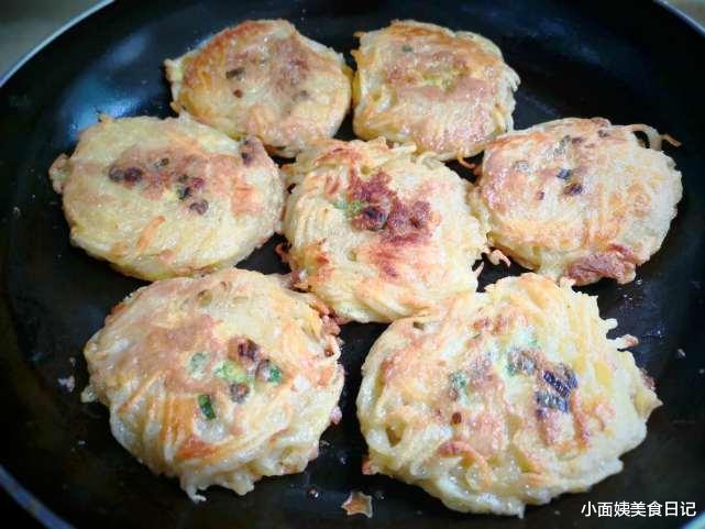 土豆丝|夏天做早餐，我从不用面粉，用它代替，酥脆醇香，好吃不长肉，香