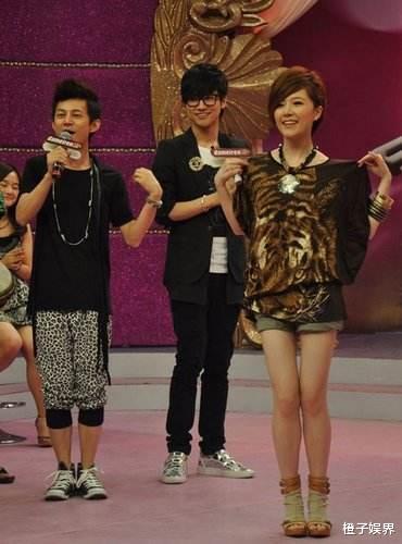 ##传辱骂武警“看门狗”、踢裆部，被封杀的超女唐笑，现过得怎样？