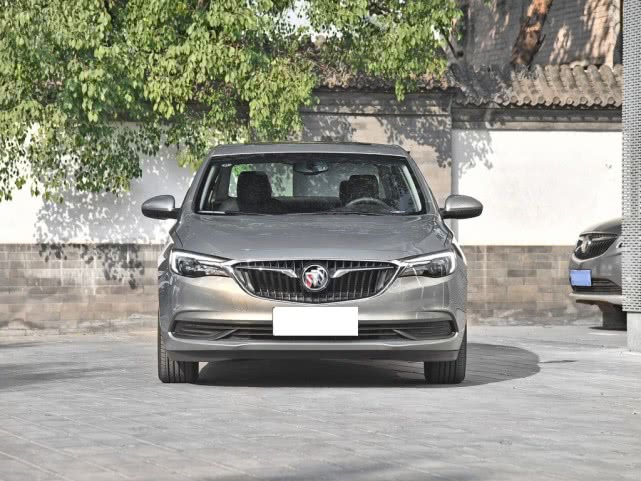 英朗▲一降到底，11.59万跌至6.59万，比帝豪良心，不给国产车留活路