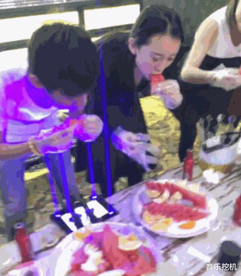 潘玮柏|网曝潘玮柏妻子夜店视频！和多位男子游戏太大胆？网友：毁三观！