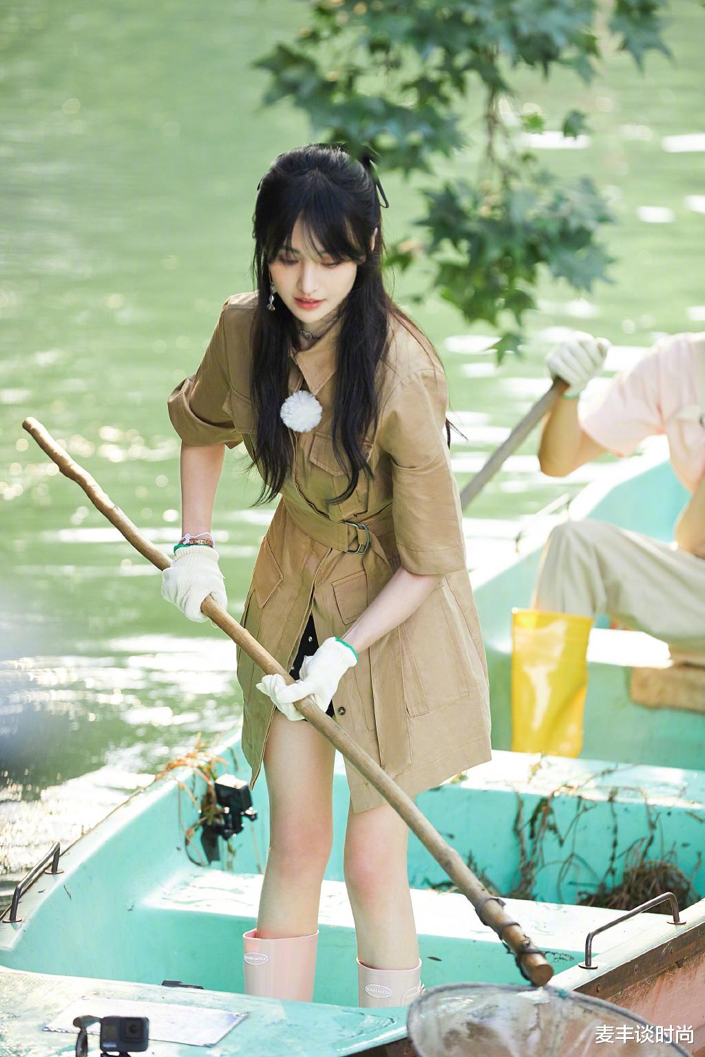 穿衣搭配|郑爽这颜值真是没得黑，一身白色装搭配空气刘海，满满的清纯感