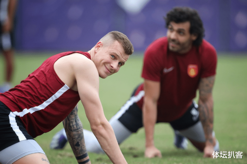 河北华夏|一场2-2验出最强中国前锋,重伤归来独造2球,被恒大放弃原因找到了!