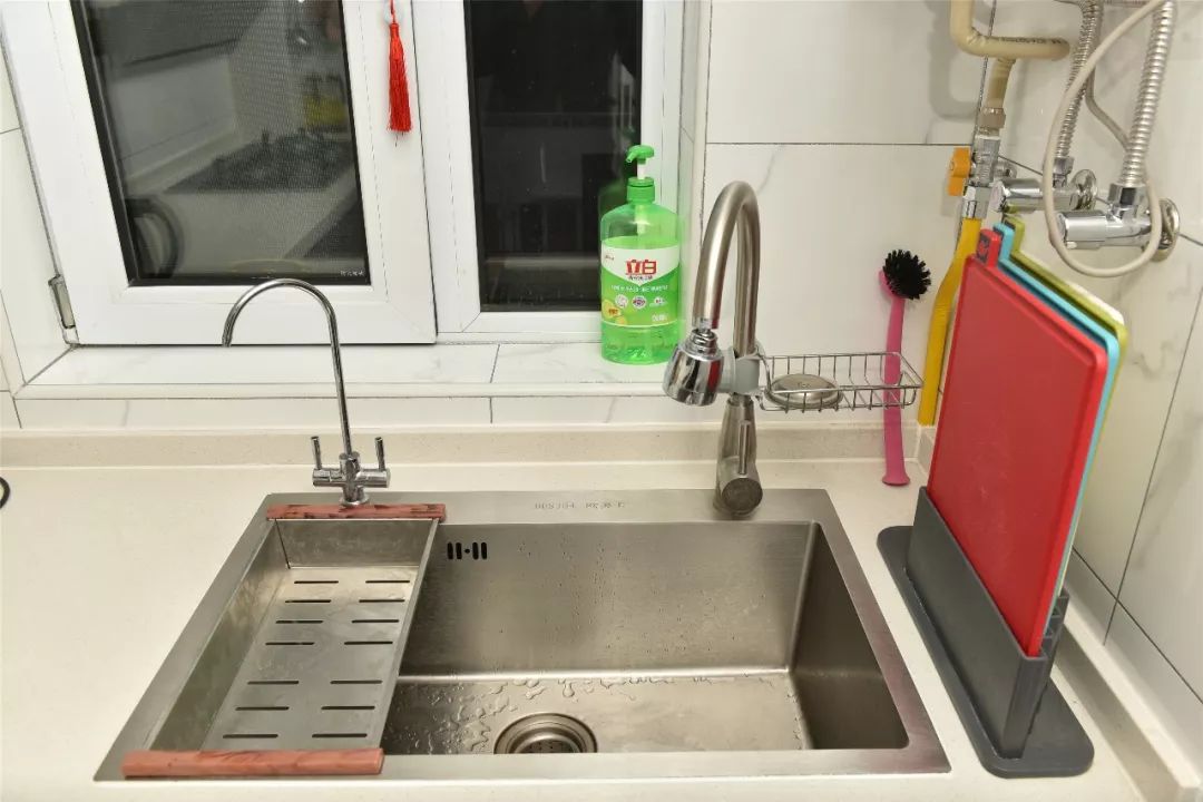 设计师|室内软装设计师：76㎡的两居室，谁说小户型就是“脏乱差”？