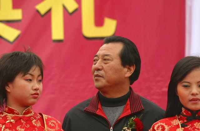 「高考」47年过去，曾担任全国人大常委的“白卷英雄”张铁生，现状如何？