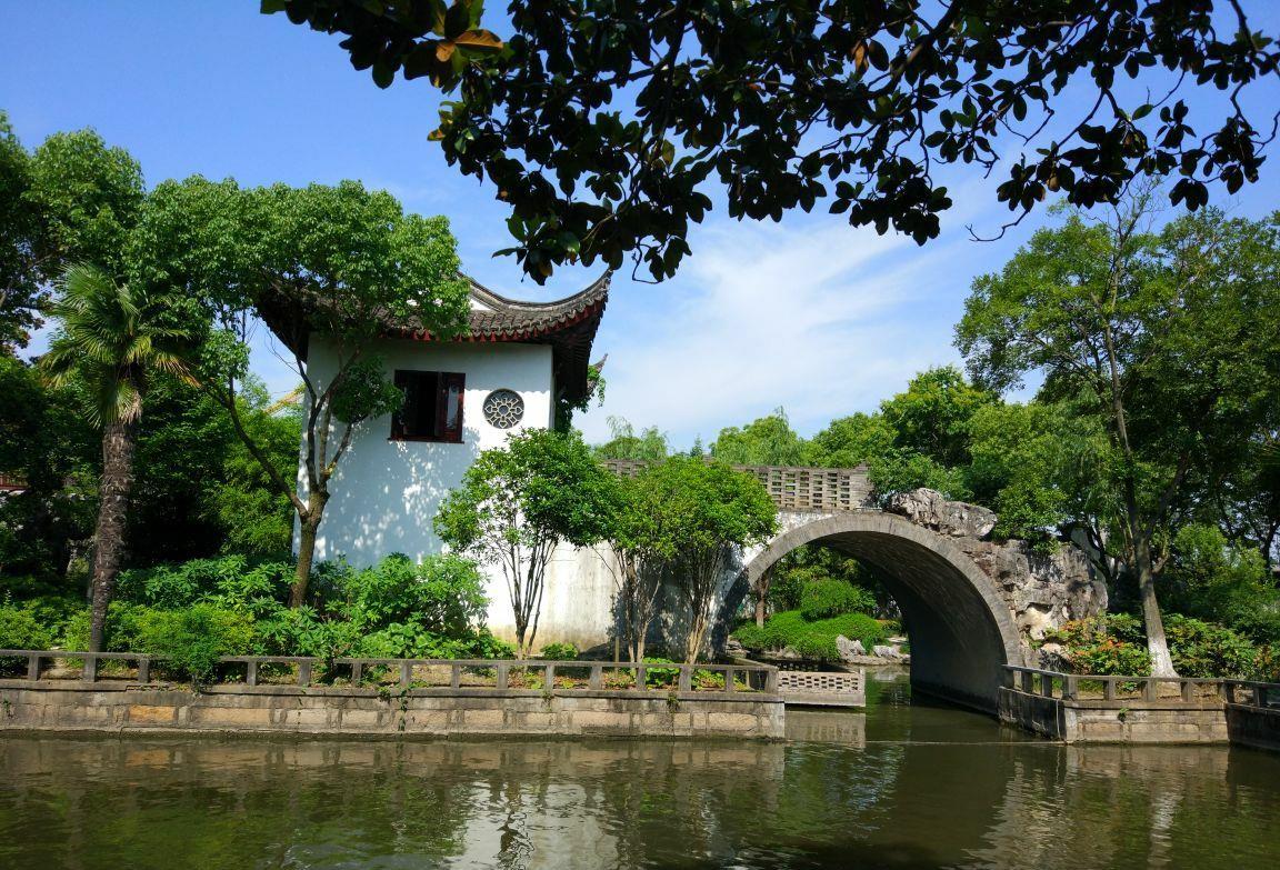「古镇」上海一座低调的古镇园林，中西合璧价值连城，布局不输苏州园林