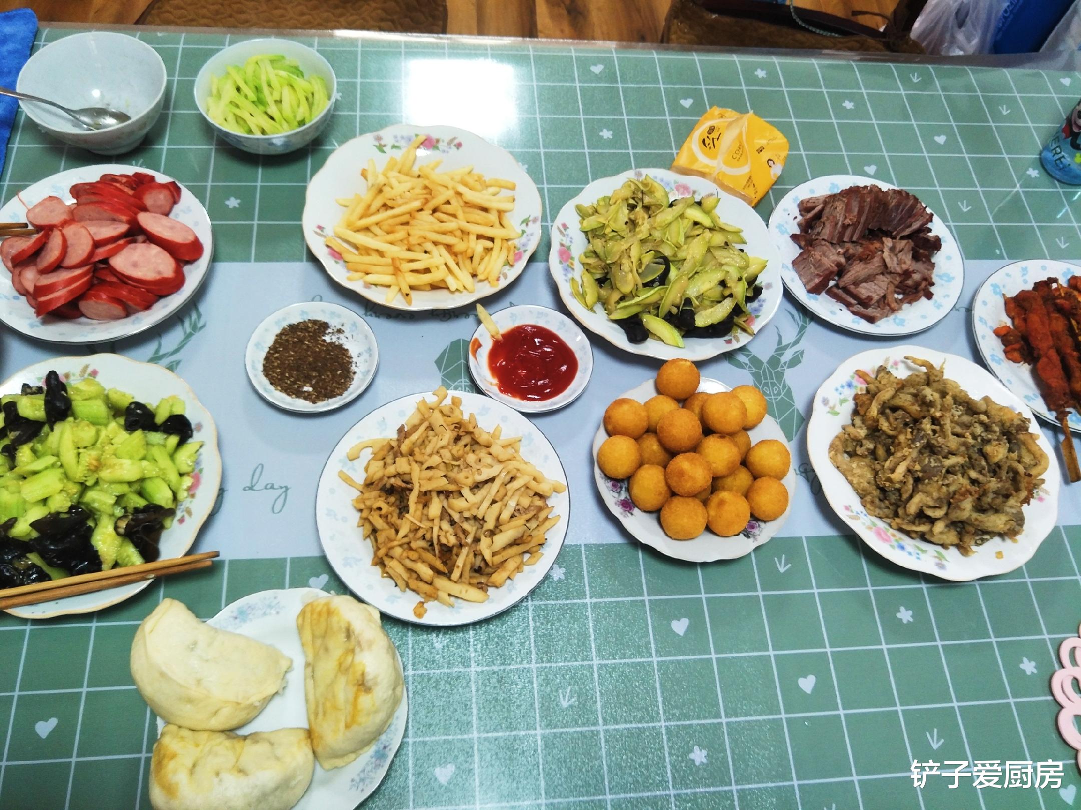 白菜|4种易长肉的食材，放假期间要少吃，瘦子很少碰