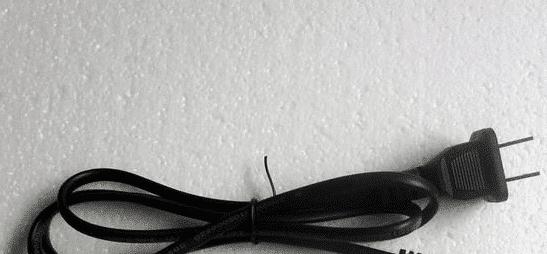 ▲日本插座为何用久不会松动，而中国却容易松动？原因有些戳心