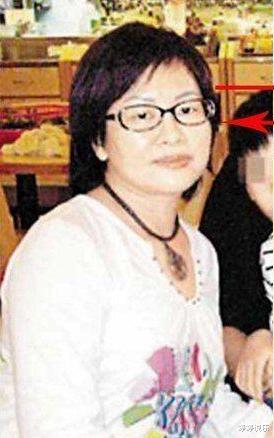 罗嘉良|为娶苏岩,罗嘉良放弃四千万净身出户,原配方敏仪如今怎样了?