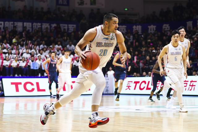 『新疆男篮』3人合同将到期！他会离开新疆回归辽篮吗？周琦年薪占据较大空间